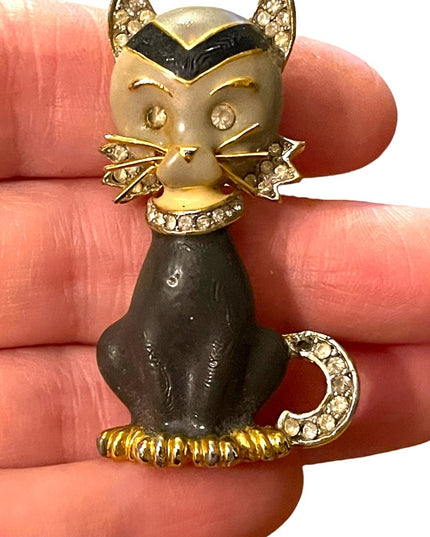 Vintage 1980s Enameled thinstone crystal gold finish kitty cat brooch gray