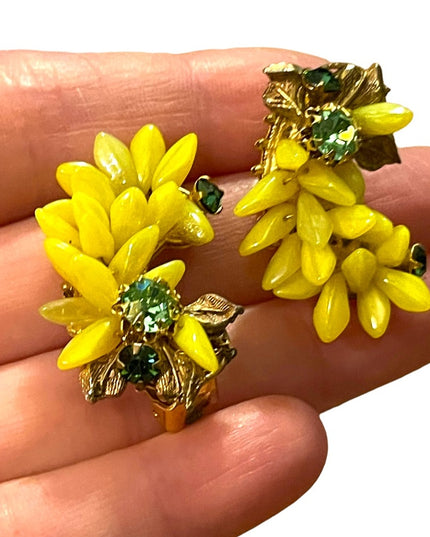 Vintage 1950s DeMario NY Yellow glass crystal forsynthia flower clip earrings