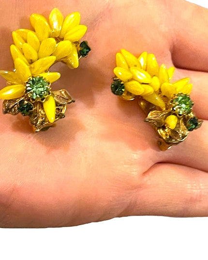 Vintage 1950s DeMario NY Yellow glass crystal forsynthia flower clip earrings