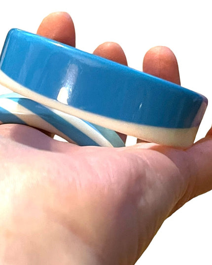 Vintage Mid Century plastic resin bracelets blue white bangles
