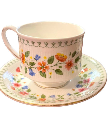 PARAGON TEA CUP AND SAUCER ROSES PATTERN "ANASTASIA