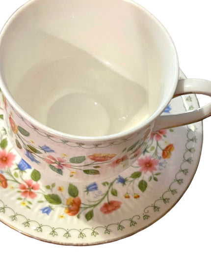 PARAGON TEA CUP AND SAUCER ROSES PATTERN "ANASTASIA