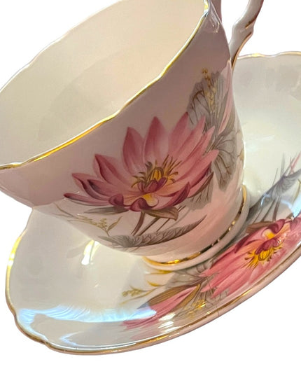 Vintage Regency tea cup & saucer pink flower floral fine china
