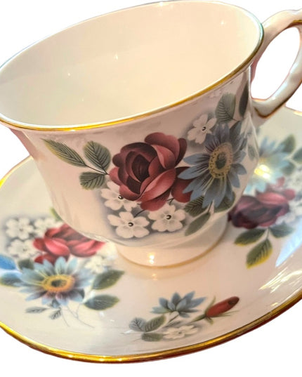 Vintage Queen Anne Floral flowers roses Tea cup & saucer set England bone china