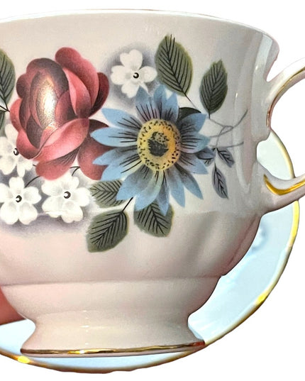Vintage Queen Anne Floral flowers roses Tea cup & saucer set England bone china