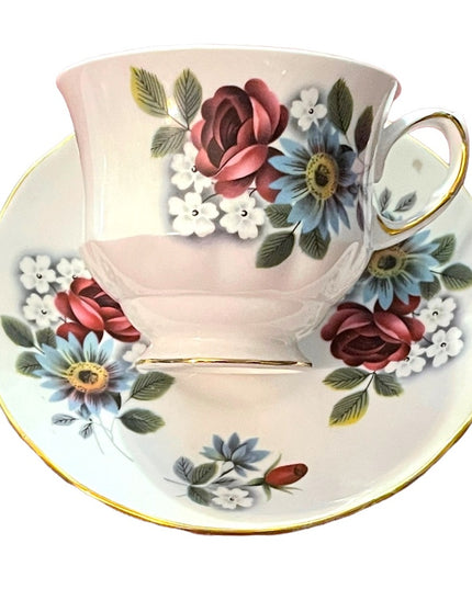 Vintage Queen Anne Floral flowers roses Tea cup & saucer set England bone china
