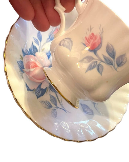 Vintage Royal Albert Roses floral bone china tea cup & saucer England