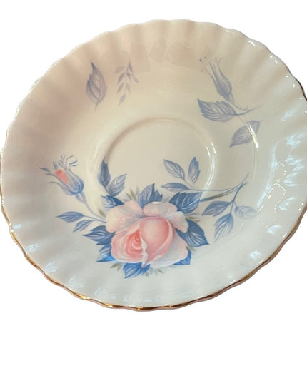 Vintage Royal Albert Roses floral bone china tea cup & saucer England