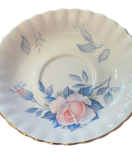Vintage Royal Albert Roses floral bone china tea cup & saucer England