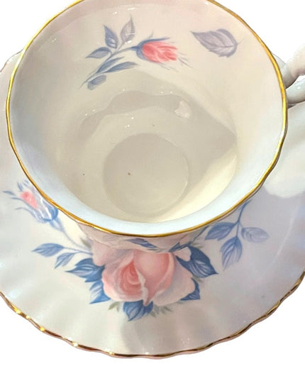 Vintage Royal Albert Roses floral bone china tea cup & saucer England