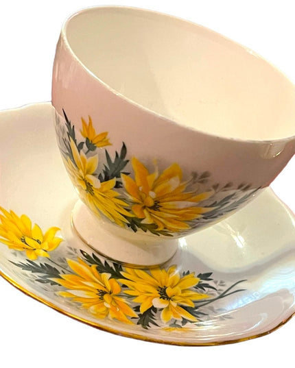 Vintage Royal Vale yellow floral flowers Bone china tea cup & saucers England