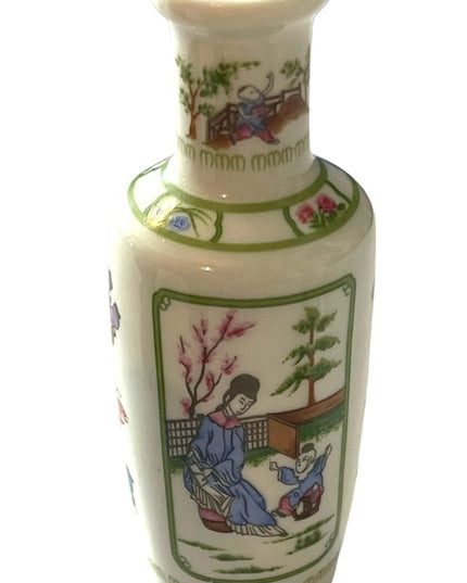 1980 Franklin Mint Porcelain Miniature Vases Japan Geisha floral collectible