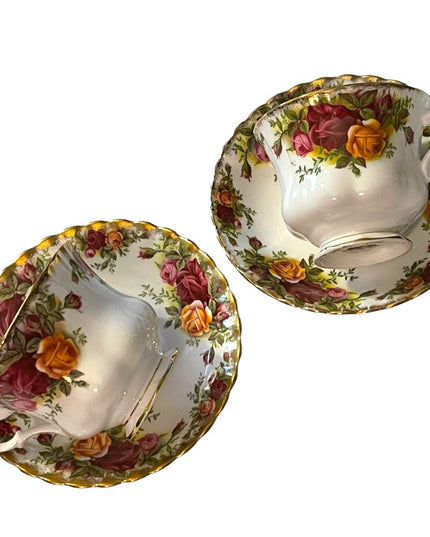 Vintage Royal Albert England Bone china 2 Sets Tea cup Saucers Old country Roses