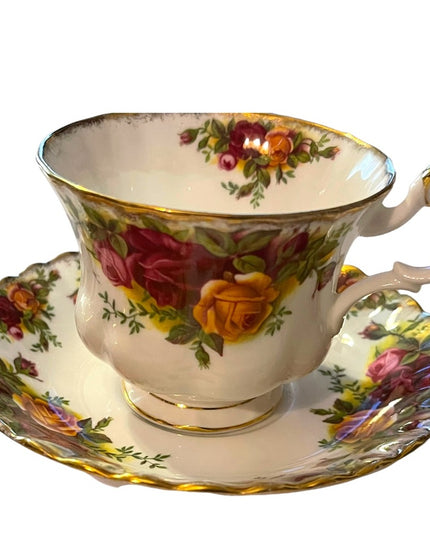 Vintage Royal Albert England Bone china 2 Sets Tea cup Saucers Old country Roses