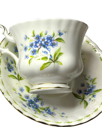 Vintage Royal Albert Bone China England Tea cup & Saucer set Forget me not
