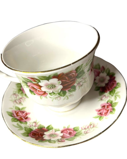 Vintage Queen Anne floral roses Bone China England Tea cup & Saucer set