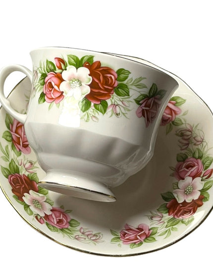 Vintage Queen Anne floral roses Bone China England Tea cup & Saucer set