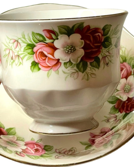 Vintage Queen Anne floral roses Bone China England Tea cup & Saucer set