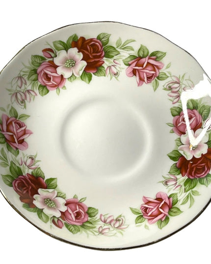 Vintage Queen Anne floral roses Bone China England Tea cup & Saucer set