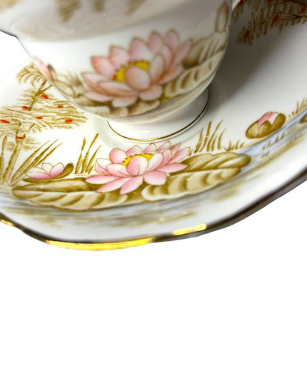 Vintage Gladstone Water Lily floral Tea cup & Saucer set Bone china England