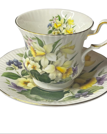 Vintage Queens Floral Tea Cup & Saucer flowers Bone china England