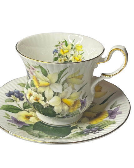 Vintage Queens Floral Tea Cup & Saucer flowers Bone china England