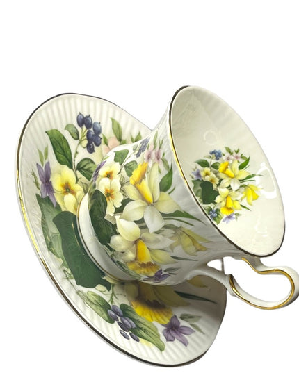 Vintage Queens Floral Tea Cup & Saucer flowers Bone china England