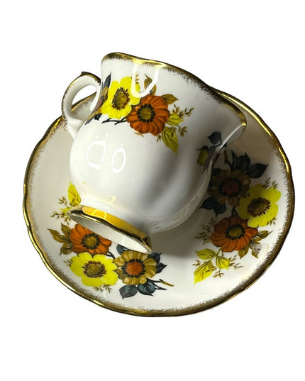 Vintage Crown Staffordshire Tea cup & saucer Bone china England floral