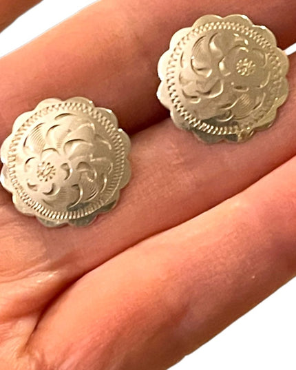 Vintage Sterling silver 925 Etched flower screw back earrings