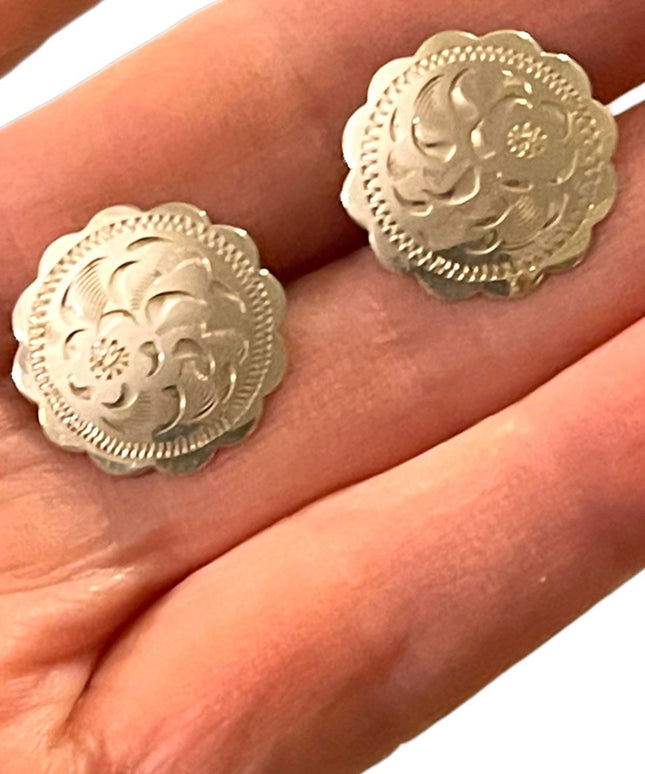 Vintage Sterling silver 925 Etched flower screw back earrings