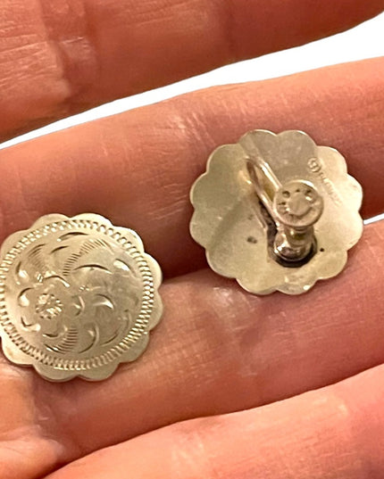 Vintage Sterling silver 925 Etched flower screw back earrings