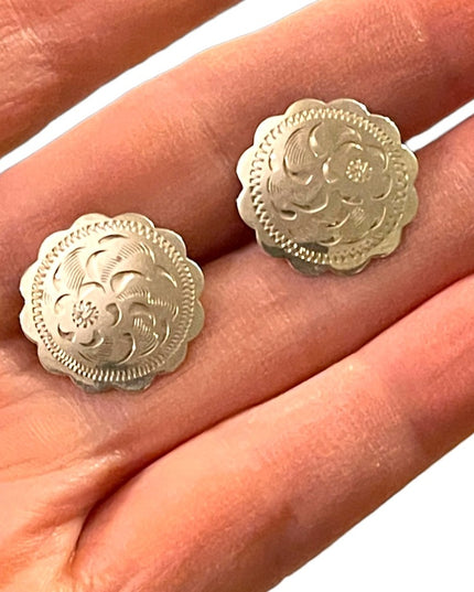 Vintage Sterling silver 925 Etched flower screw back earrings