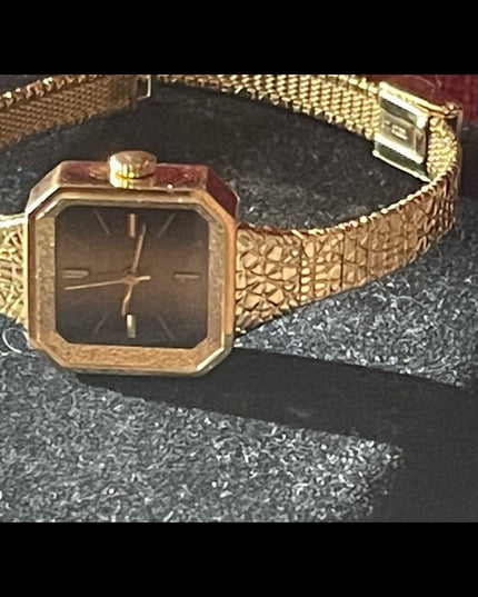 Vintage Cardinal Gold tone nugget square fancy face watch womens