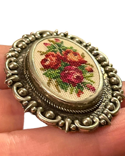 Vintage 1960s Silver Ornate etched fancy Petite Point flowers brooch pendant