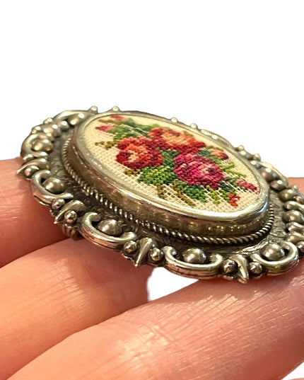 Vintage 1960s Silver Ornate etched fancy Petite Point flowers brooch pendant