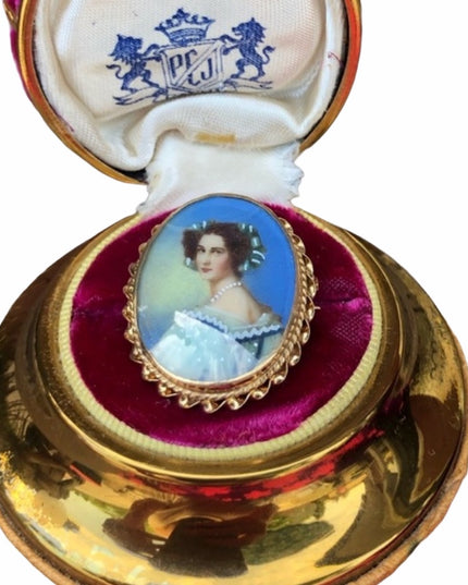 Vintage 14k Gold hand painted Cameo pendant brooch