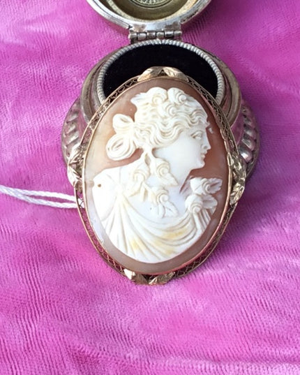 Antique Victorian 10k gold 2’ Large cameo brooch pendant Etched late 1800s