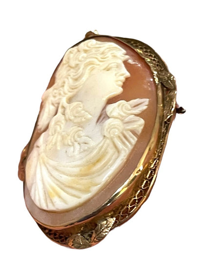 Antique Victorian 10k gold 2’ Large cameo brooch pendant Etched late 1800s