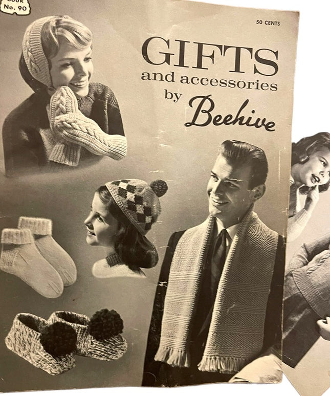(5) Lot of 7 pcs Beehive knitting books appx 1950s Family baby gifts vg