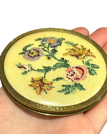 Vintage 1960s Needlepoint petite point Flower compact brass metal