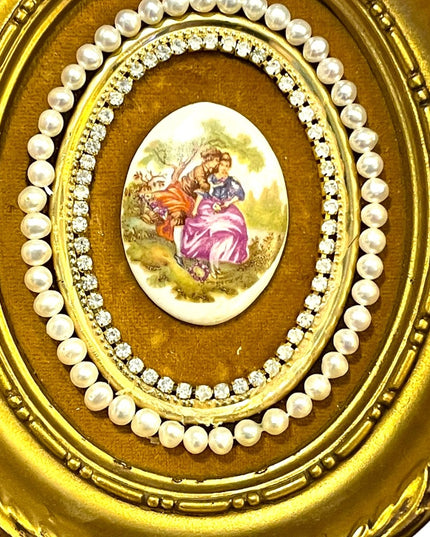 Vintage Cameo Creations Ceramic cameo picture