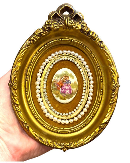 Vintage Cameo Creations Ceramic cameo picture