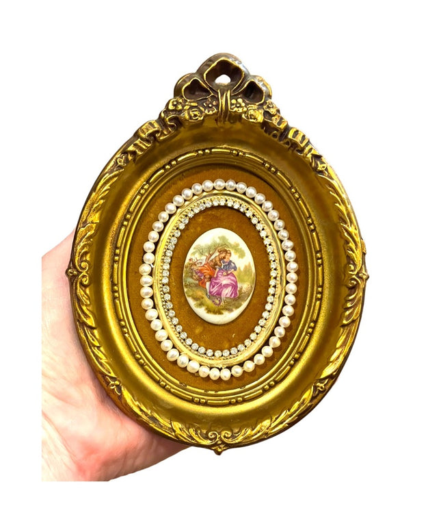 Vintage Cameo Creations Ceramic cameo picture