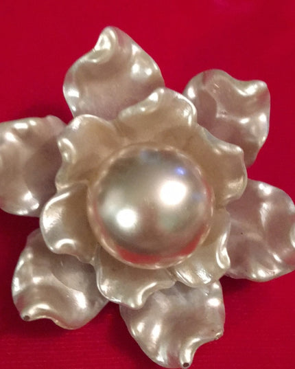 - Vintage resin Large plastic pearlescent fancy handmade flower brooch