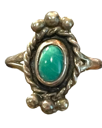 Vintage sterling silver 925 turquois dainty ring Navajo? sz 4