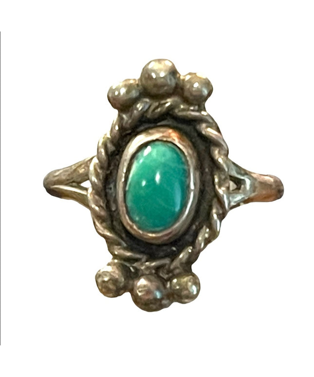 Vintage sterling silver 925 turquois dainty ring Navajo? sz 4