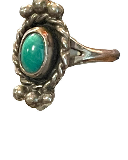 Vintage sterling silver 925 turquois dainty ring Navajo? sz 4