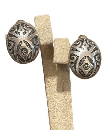 Vintage Handmade sterling silver 925 Navajo clip on earrings etched design