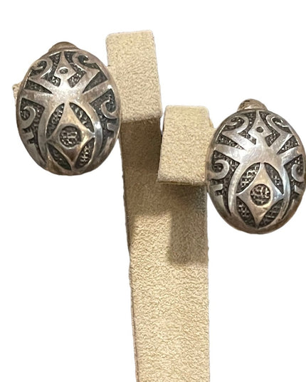 Vintage Handmade sterling silver 925 Navajo clip on earrings etched design