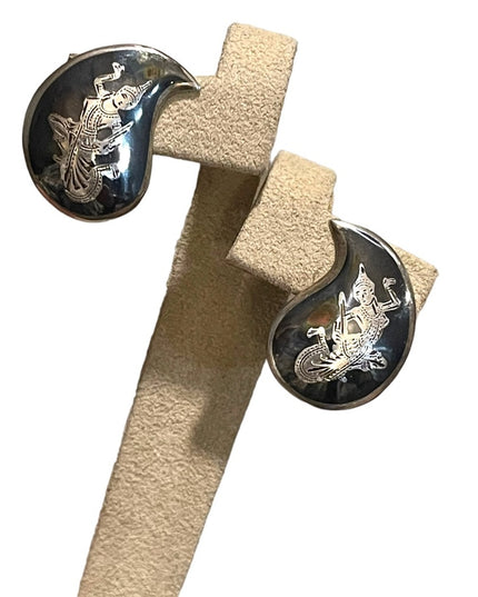 Vintage Siam Sterling 925 Niello Thai black enameled earrings clip on